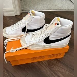 Nike Blazer Mid ‘77